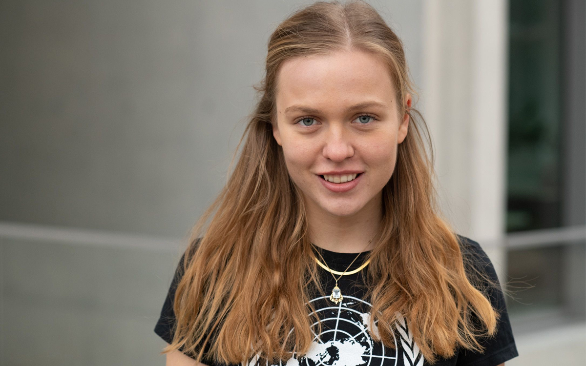 Franka Bernreiter ist UN-Jugenddelegierte 2021–2023 und unterstützt den 54. Internationalen Jugendwettbewerb jugend creativ zum Thema „Der Erde eine Zukunft geben“.<br>Foto: Pavel Sepi